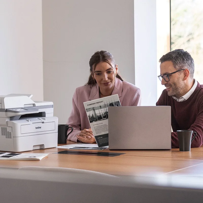 Multifunctionele A4-zwart-wit laserprinter by Brother in White – product photo