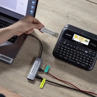 P-touch D610BT Beschriftungsgerät Geeignet für Schriftband: TZe 3.5 mm, 6 mm, 9 mm, 12 mm, 18 mm, 24 mm de Brother – photo produit 2 sur 3